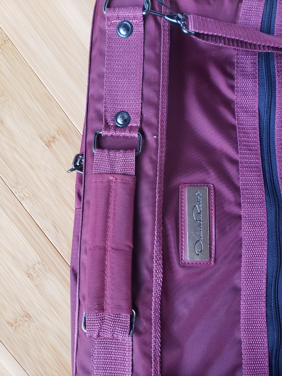 VTG Oscar de la Renta Garment Bag Burgundy Nylon Travel Suit Carry On 90s Luxe