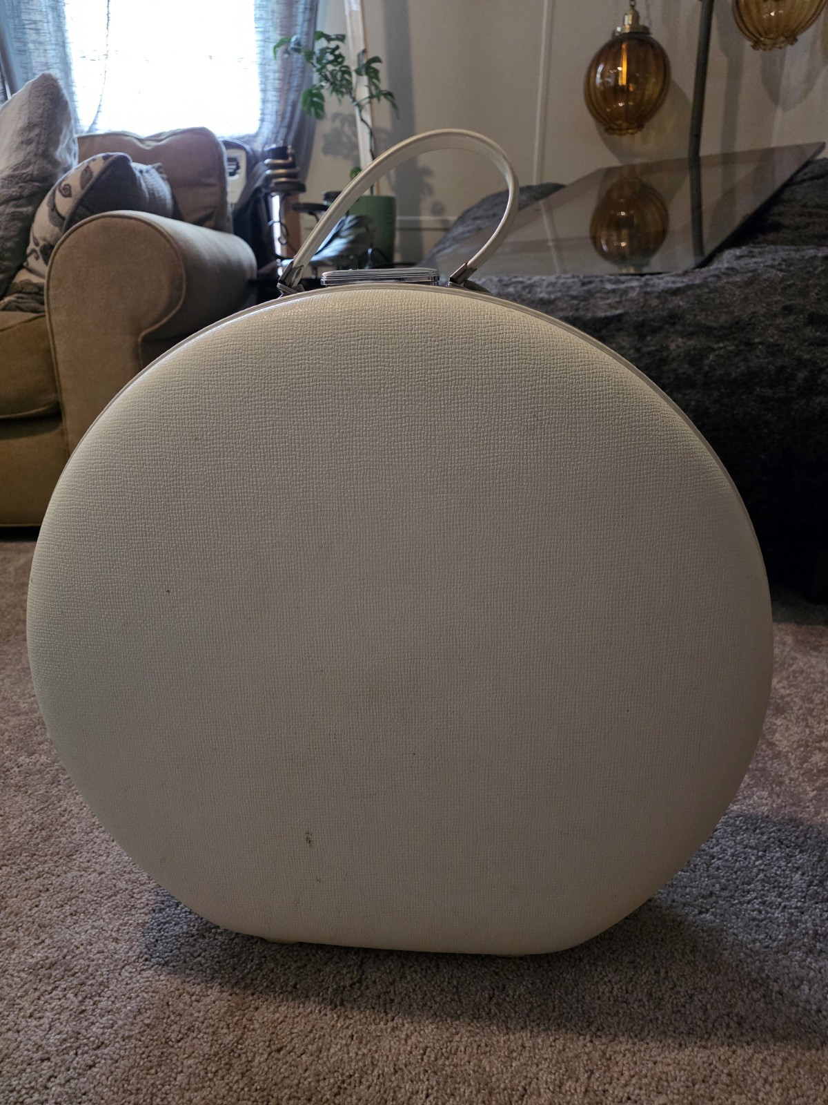 VTG American Tourister Tiara Round Travel Luggage Hat Suitcase White 19”