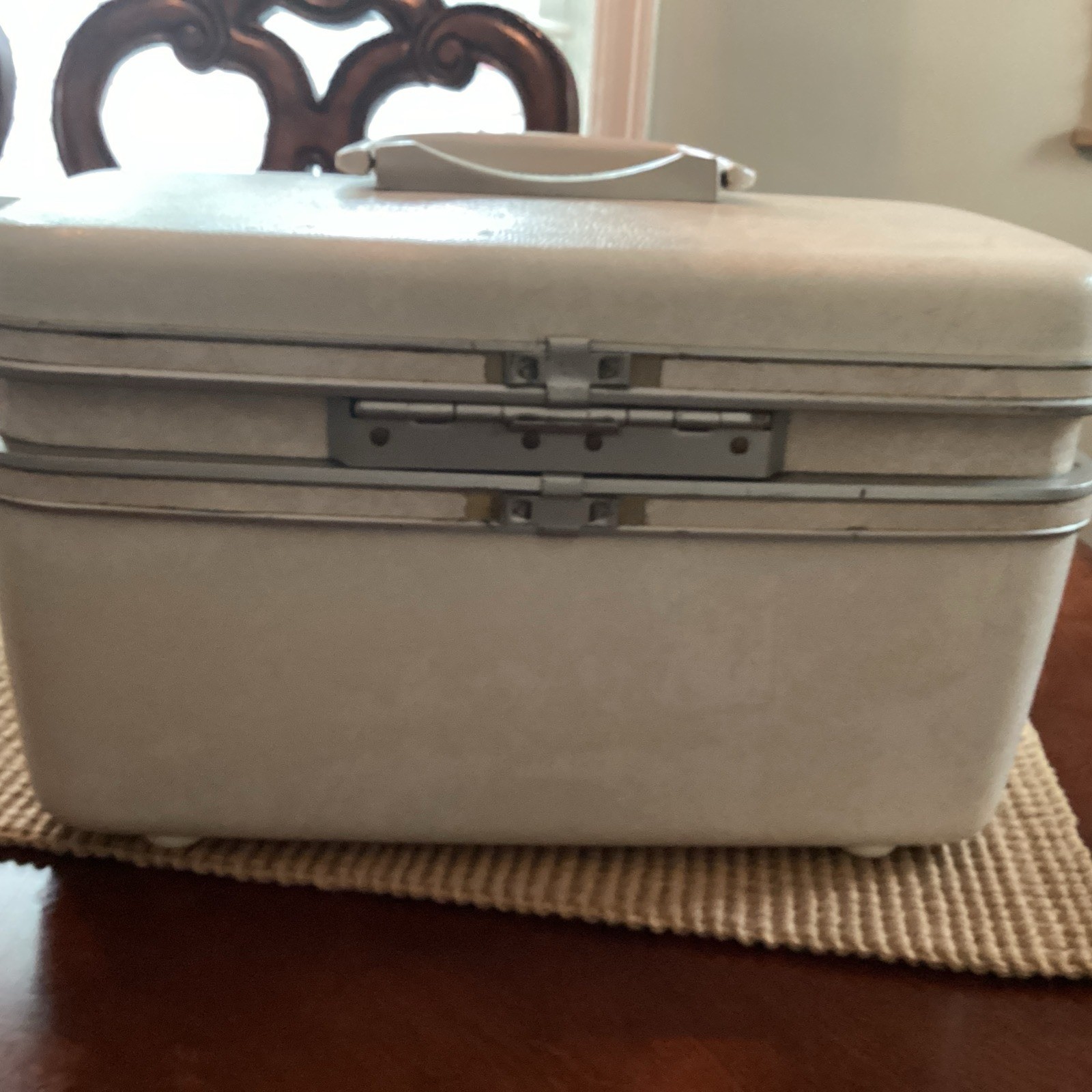 Vintage Samsonite Silhouette Ladies Cream Color Beauty Case