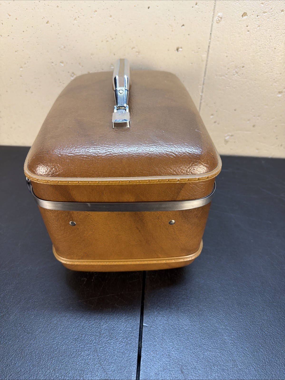 American Tourister Luggage Train Suitcase w/BAKELITE tray