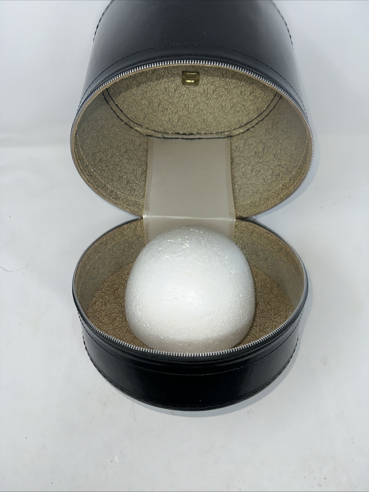 Vintage Black Patent Leather Wig Hat Box Zipper Handle Travel Case Large