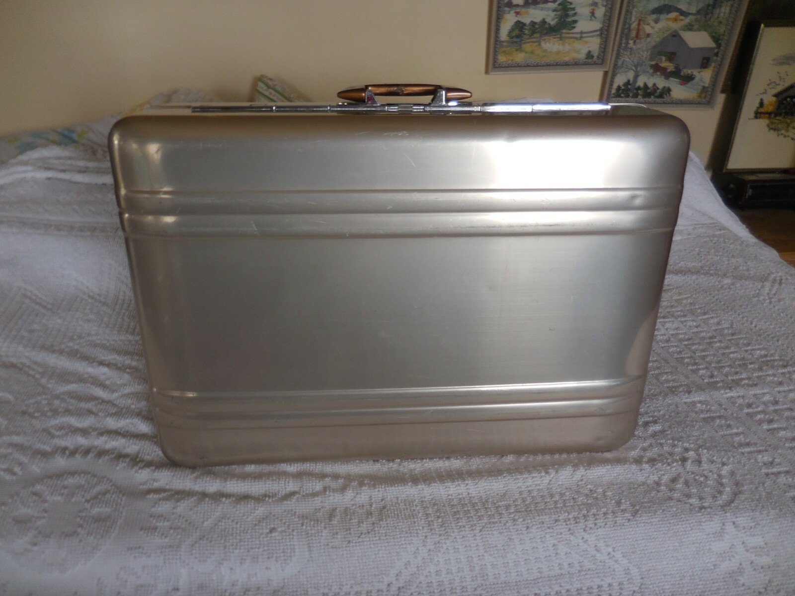 Vintage Zero Halliburton Gold Aluminum Suitcase Luggage Camera Gun Case 26x18x9