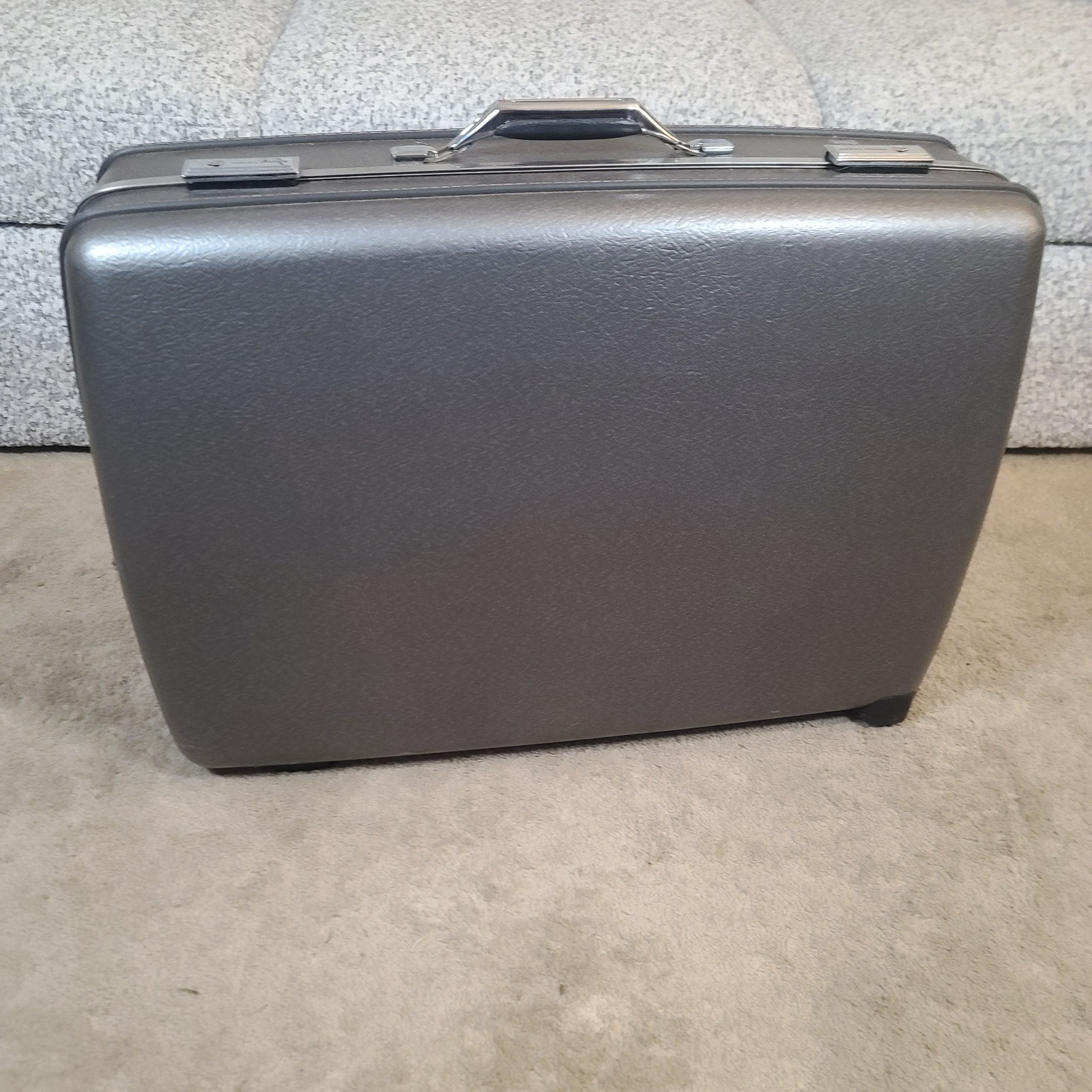 Vintage American Tourister Rolling Hard-shell Luggage Silver w/Wheels 26x20x8