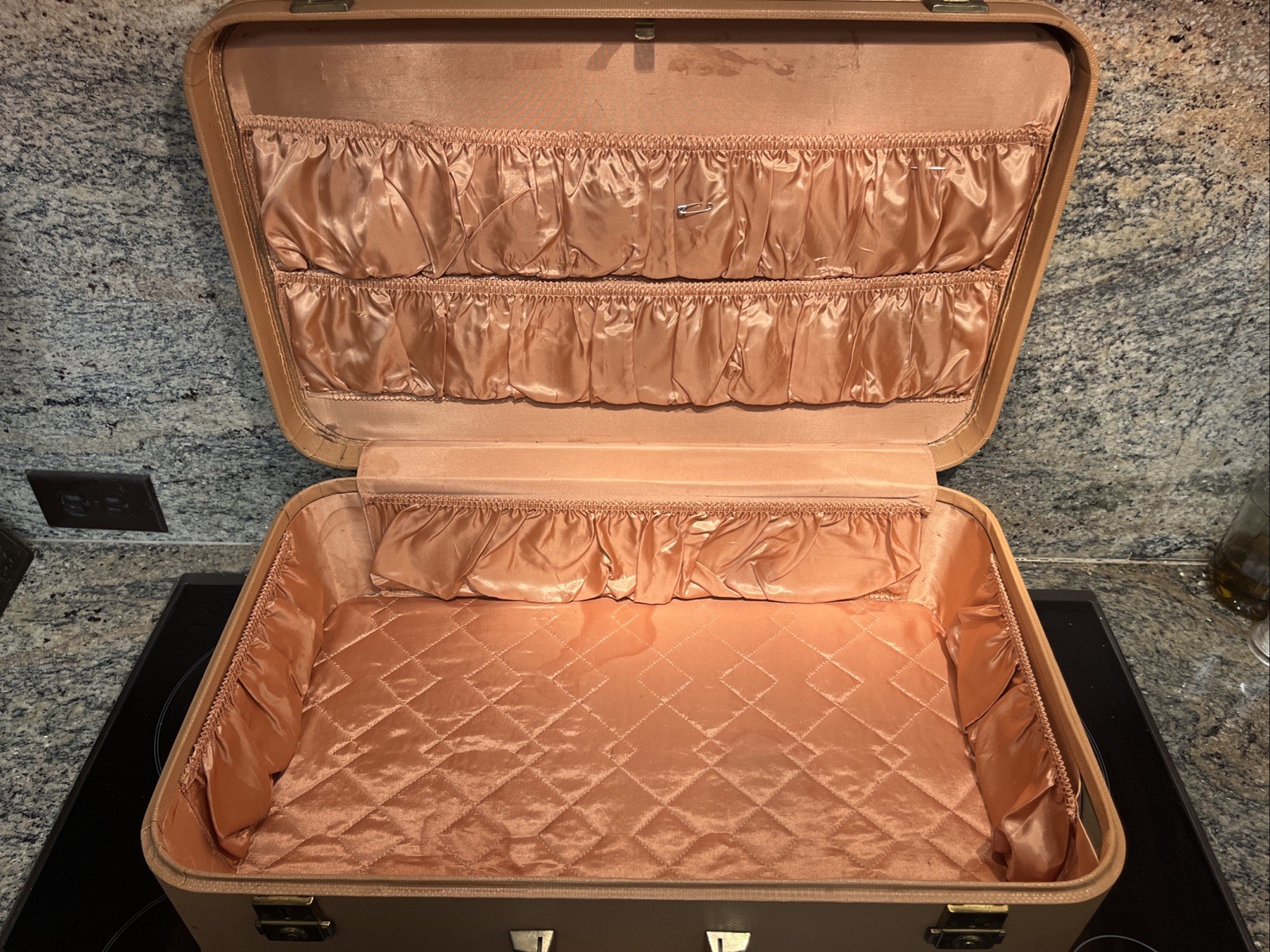Vintage 1950s Lady Baltimore Beige 2 Pc Hard Luggage Suitcases