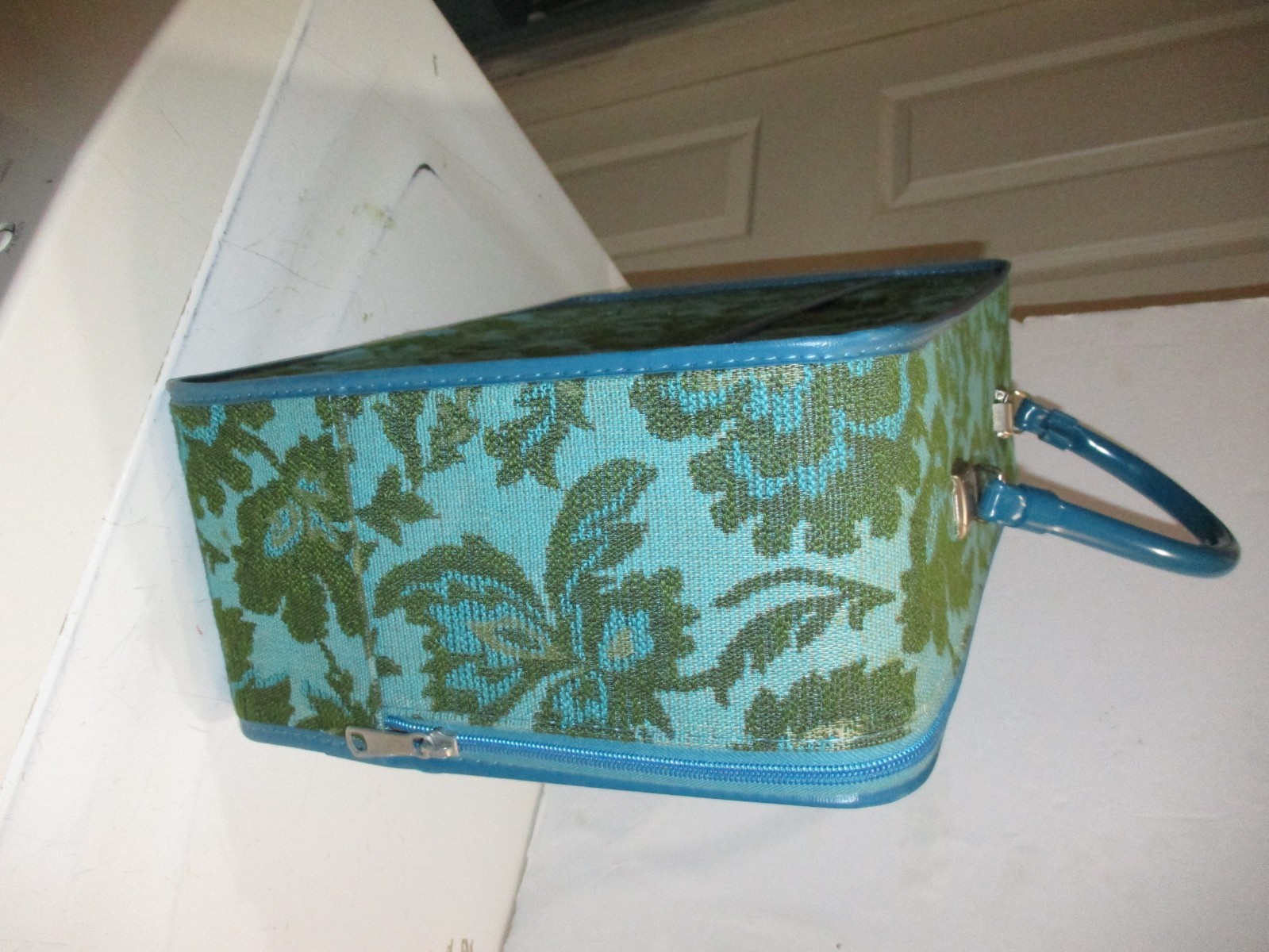 VTG Tapestry Suitcase Overnight Bag Turquosie & Green Floral Avon 60s