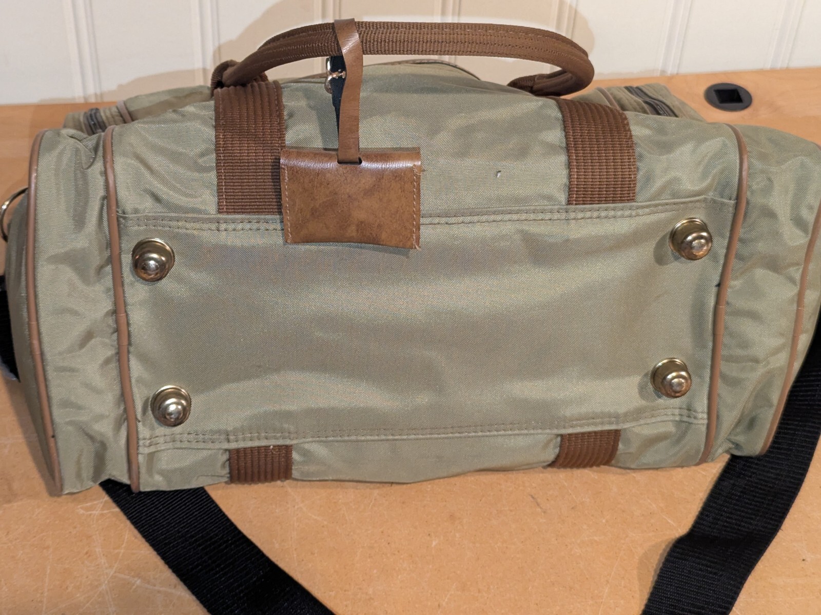 VTG Amelia Earhart Luggage Carry on Overnight Duffle Shoulder Bag Olive Green