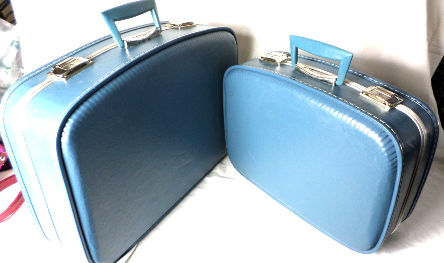 2 Vintage 1960’s Powder Blue Hard Shell Nesting L&M US Suitcases Luggages 3 Keys