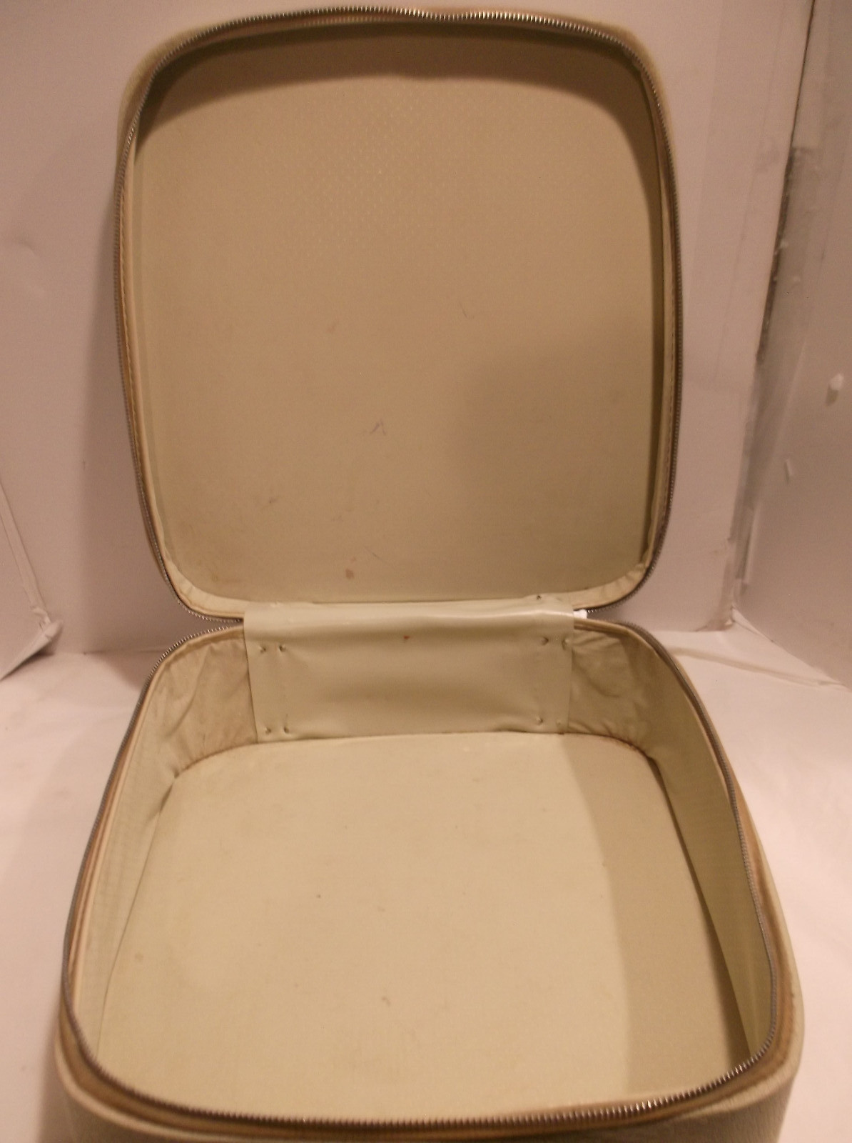 Vintage Carrying Case Cream Vinyl Zipper Strap Handle Luggage