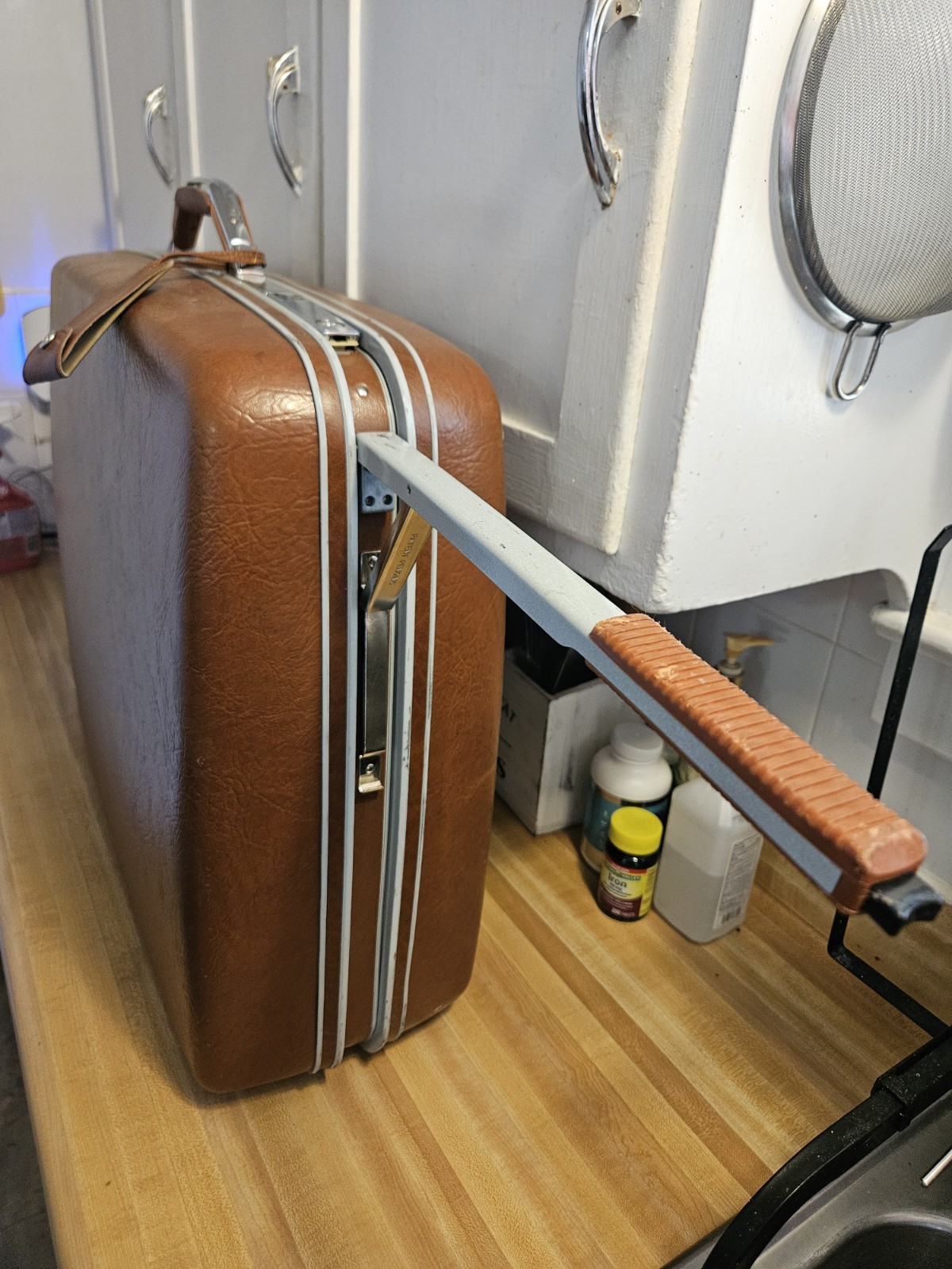 Vintage Samsonite Rich Brown 24” Rolling Suitcase Hard Shell Luggage