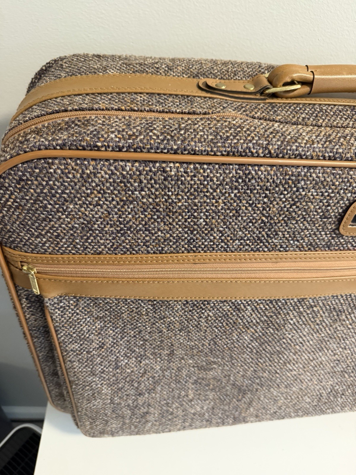 Amelia Earhart Tweed Suitcase Luggage Tan Vintage 80s Lock – No key