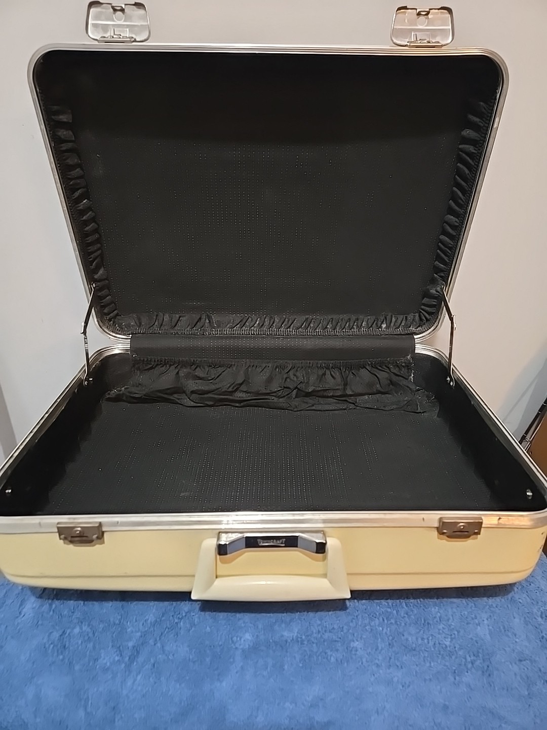 Vintage Towncraft Hardshell Suitcase Luggage Light Yellow