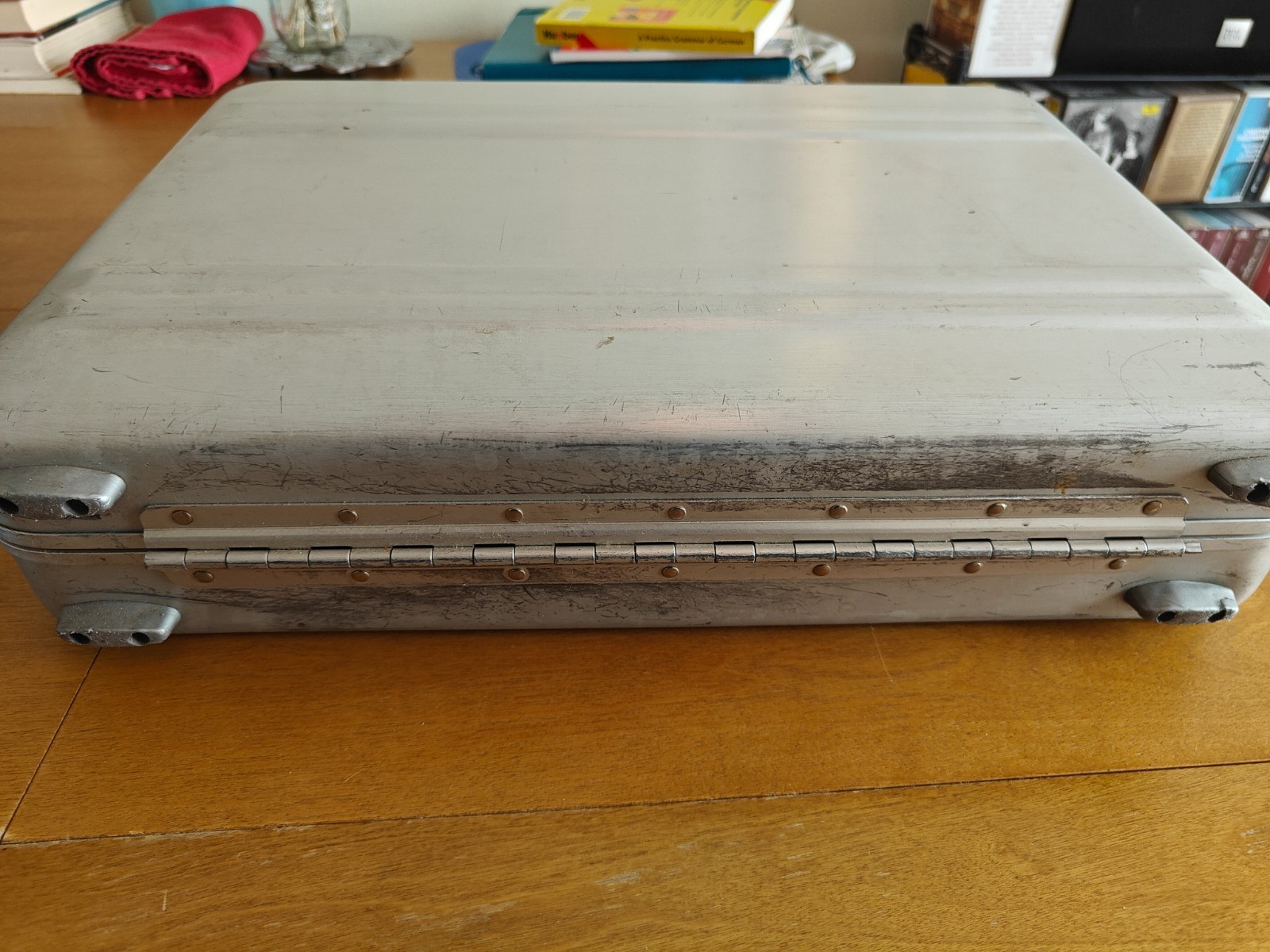 Vintage Zero Halliburton Elite Aluminum Silver Metal Briefcase Attaché Suitcase
