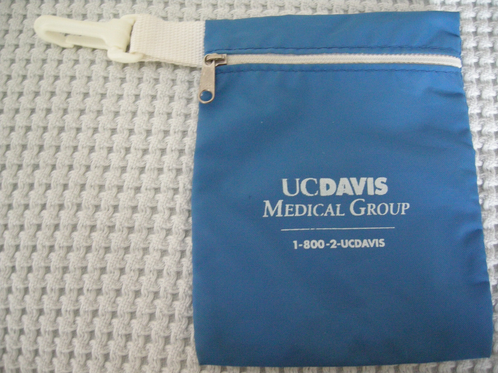 UC DAVIS UCD MEDICAL GROUP POUCH CARRYING HOLDER BAG TOTE CASE HOLSTER Belt Clip