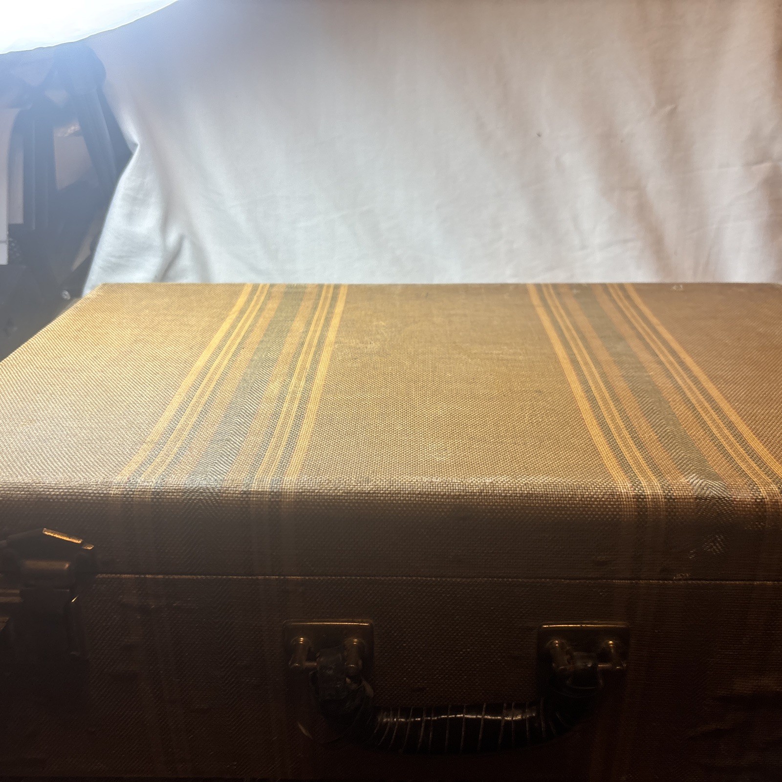 Vintage Medium Suitcase 1940’s? Fabric Cover Tan Cream Brown 21” X 12 1/2” X 6