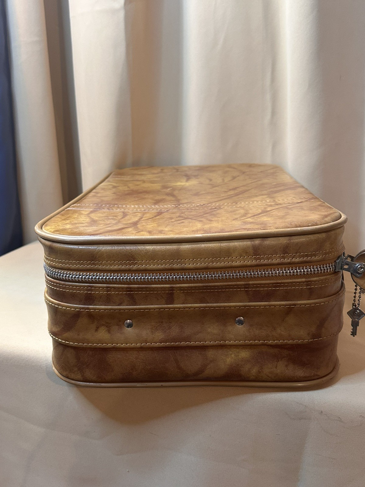 Vintage 1978 American Tourister Escort Series Luggage Suitcase Naugahyde w/ Key