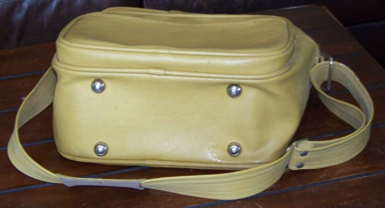 Vintage Samsonite Montbello II Shoulder Bag – 12″ x 11″ x 5.5″ – Yellow