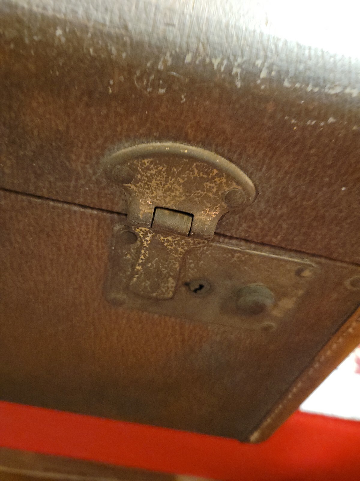Vintage Suitcase Brown Leather read description