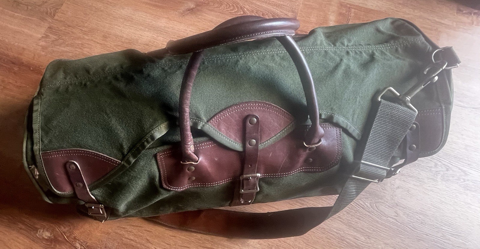 VTG BRITCHES Heavy Duty Leather and Green Canvas Duffel Bag Brass Fittings