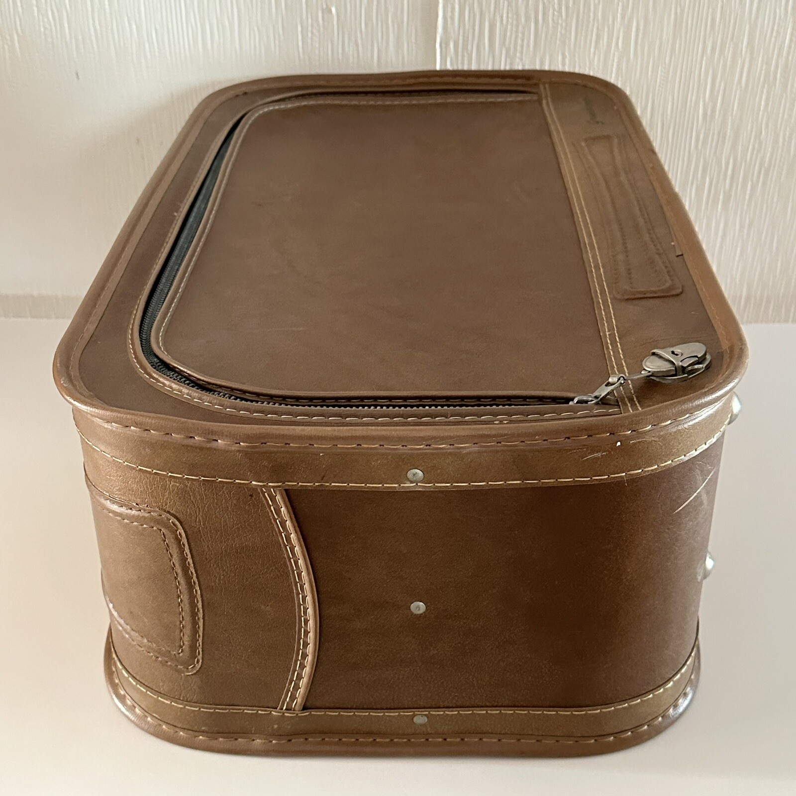 Vintage 1960s Grasshopper Brown w/ Beige Interior Zipper Lock Suitcase Luggage