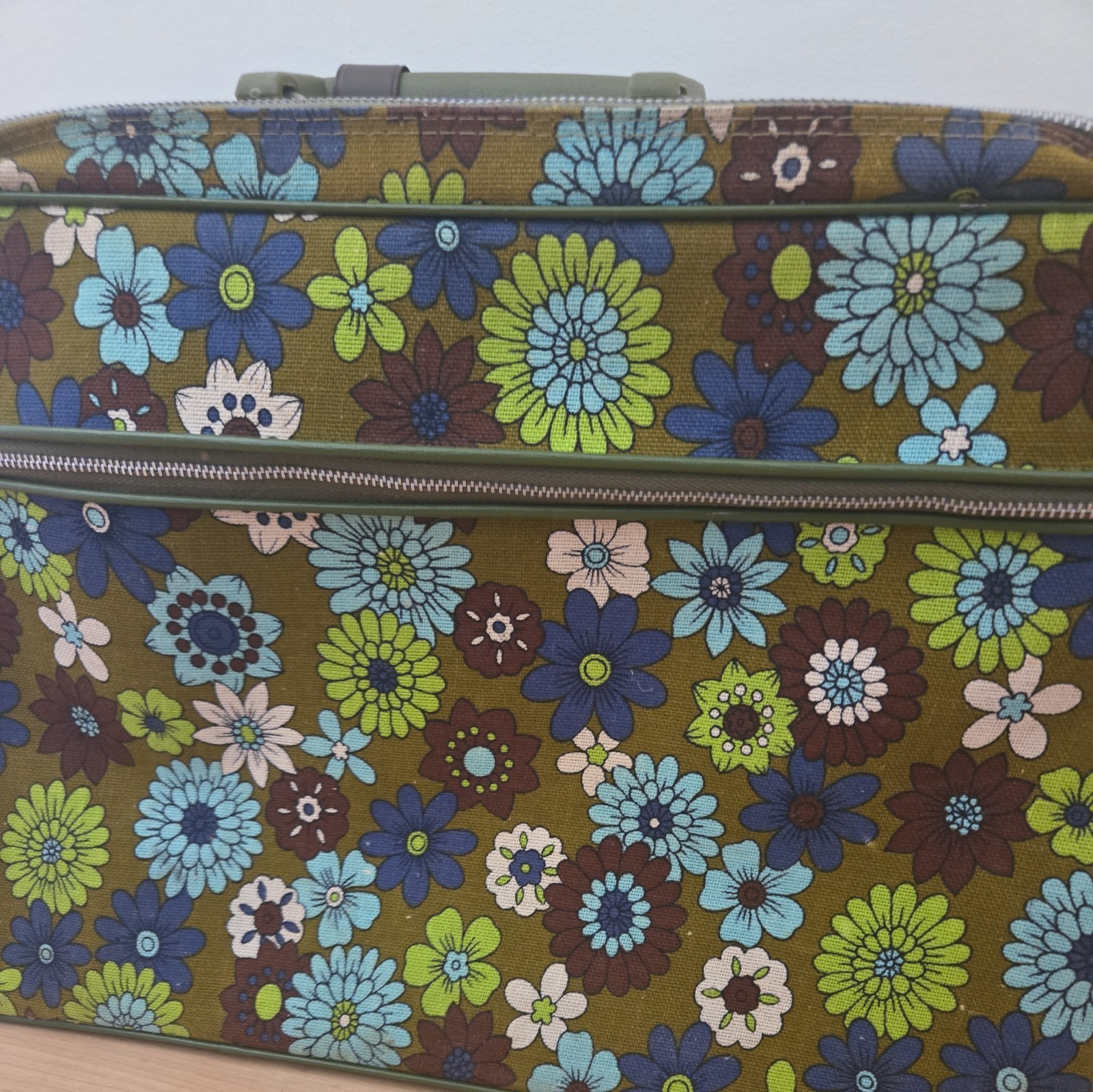 1960s Vintage Bantam Travelware Green Floral Mod Pattern Suitcase Luggage Japan