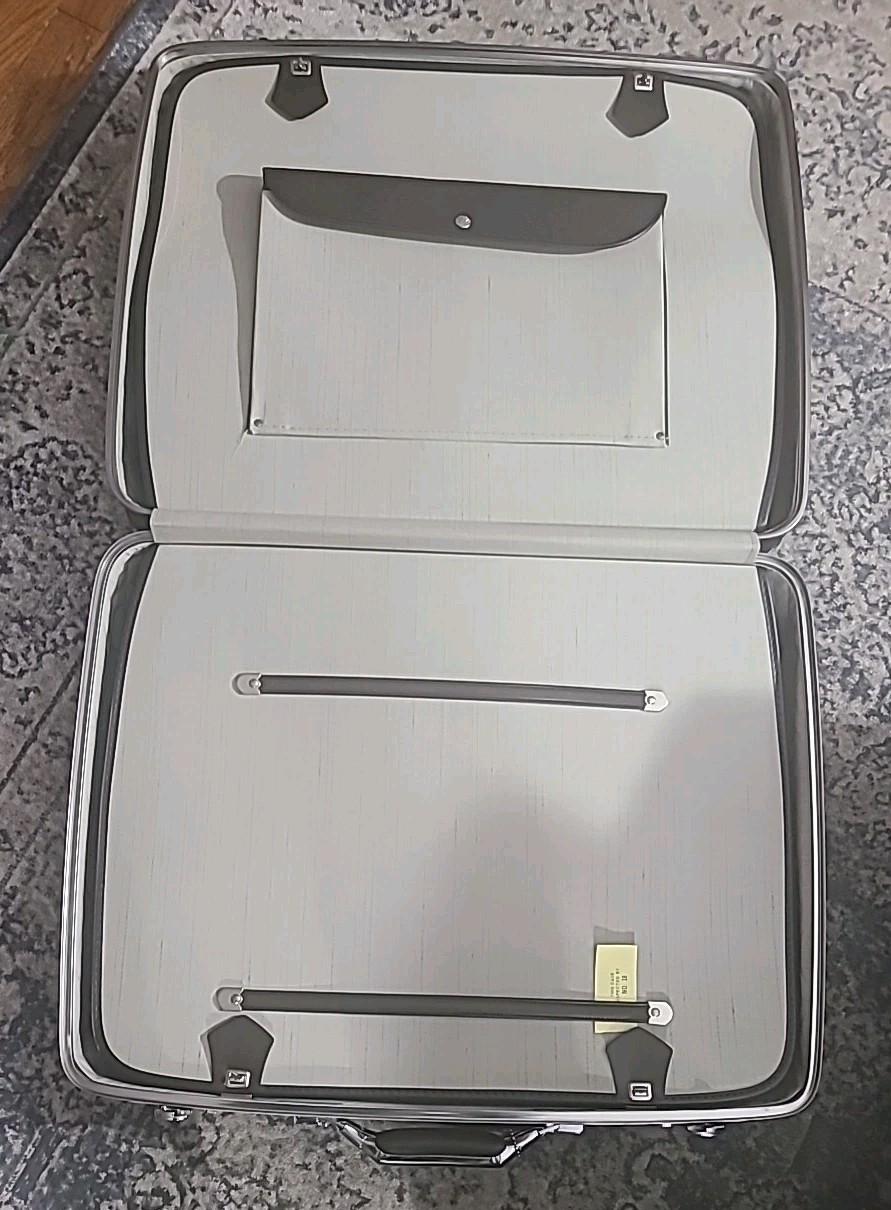 Vintage American Tourister Tiara Brown Suitcase with keys. Never Used. READ.
