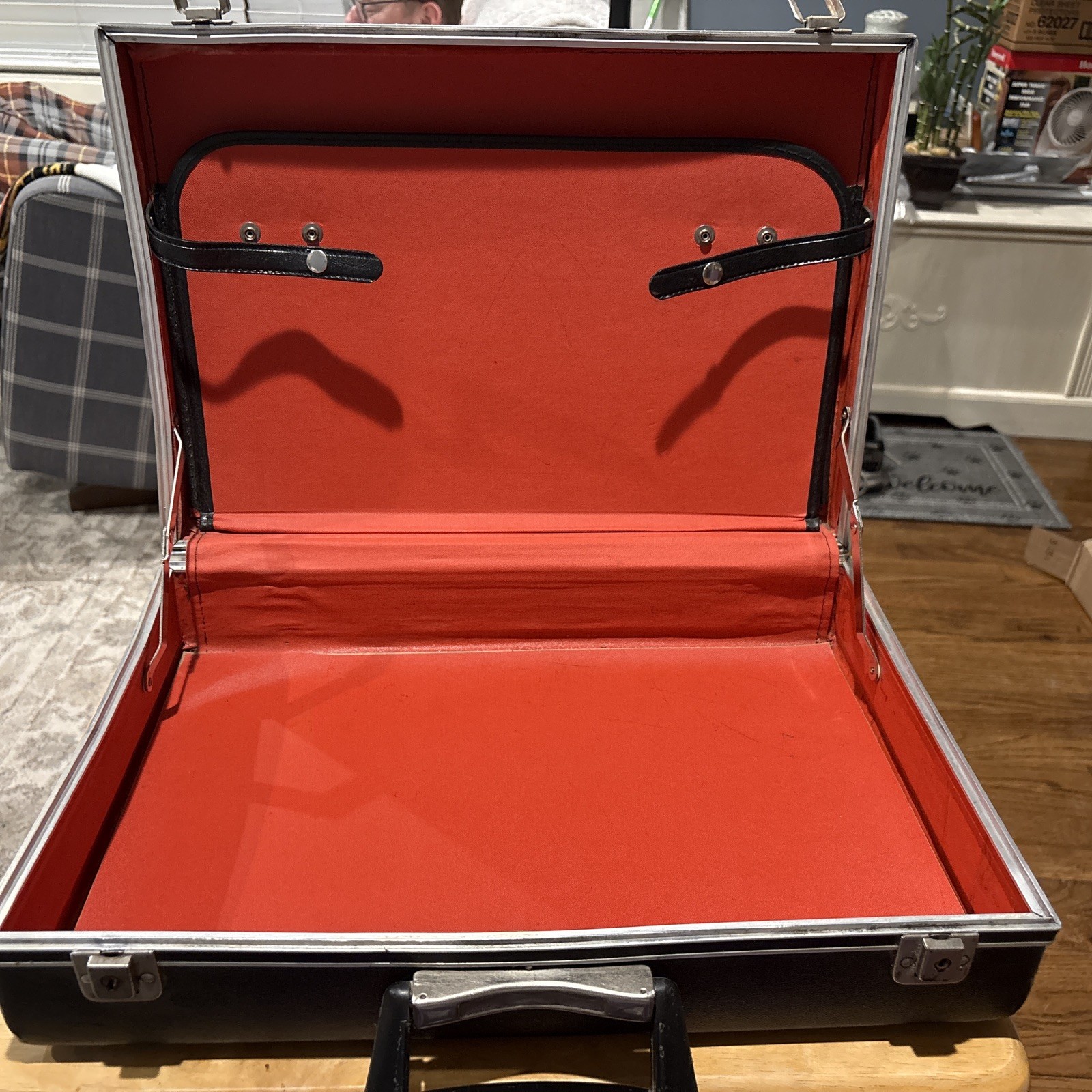 Vintage Delegate Survivor Briefcase Attache Case Hard Shell Black No Key