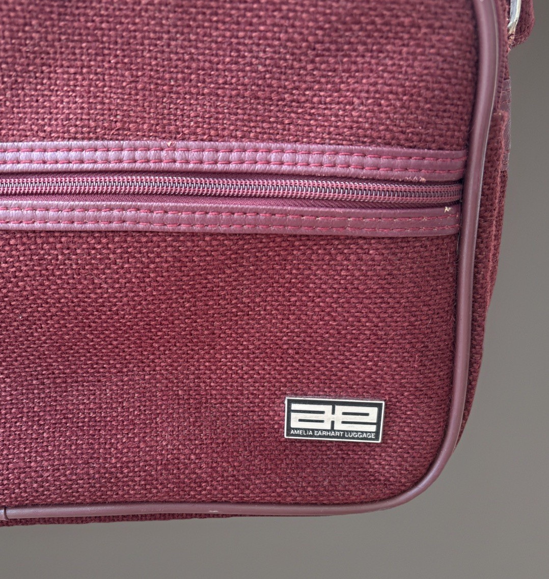 Vintage Amelia Earhart Luggage Burgundy Tweed Carry On Travel Bag 16x12x6 Inches
