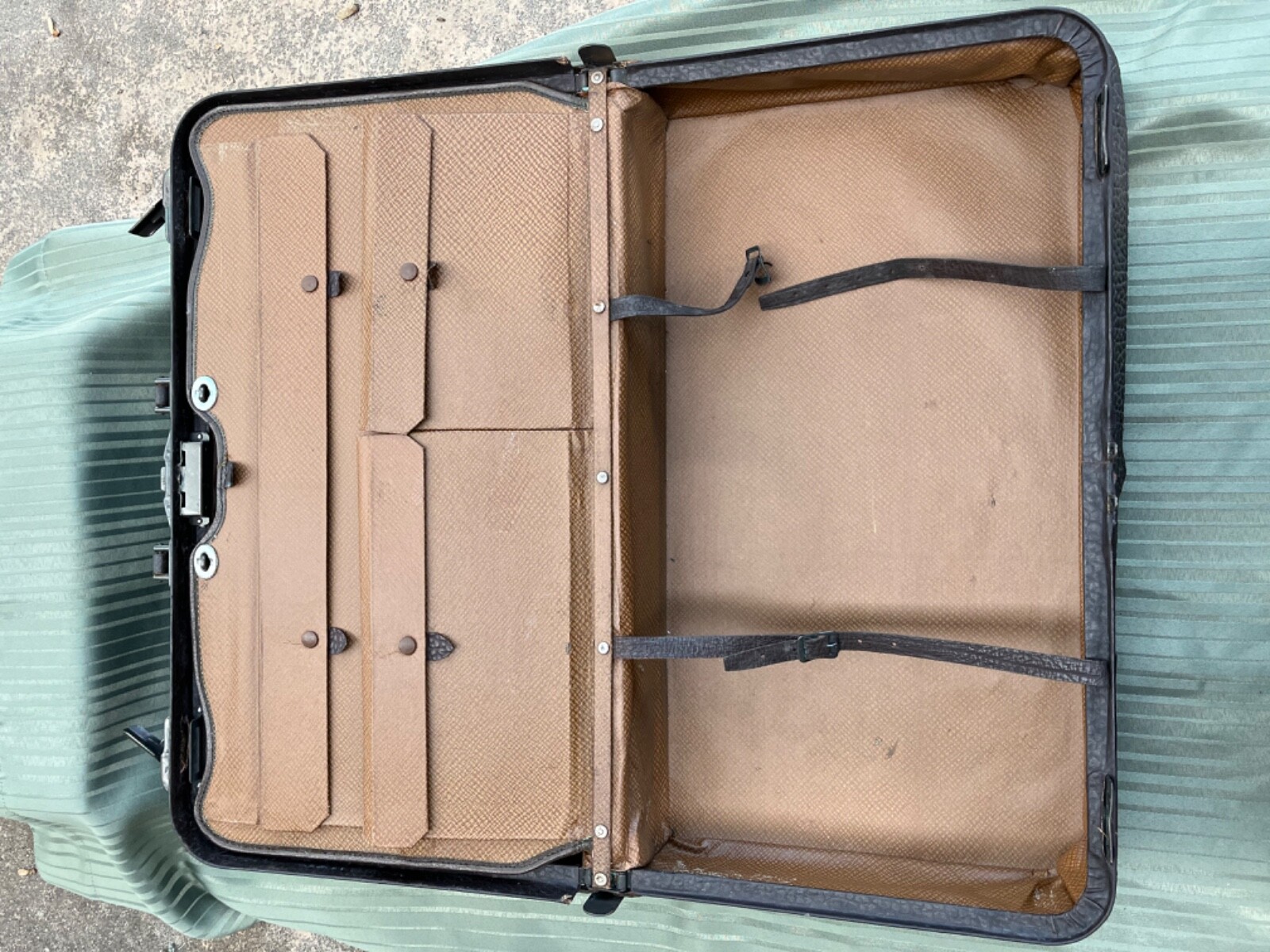 Beautiful Vintage Large Pebbled Leather Luggage Case
