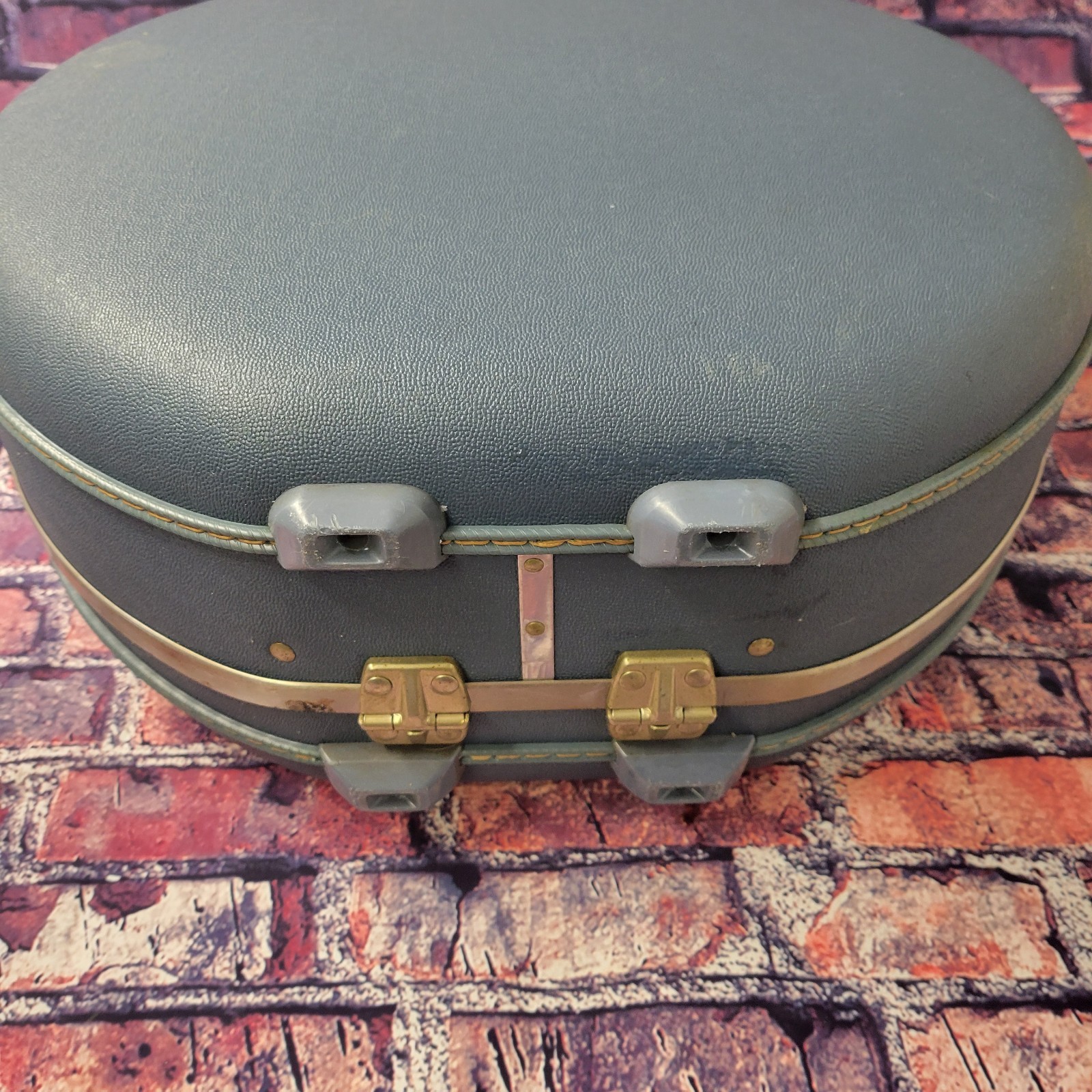 Vintage American Tourister Tri Taper Round Hat Box Carry on Suit Case Blue Hard