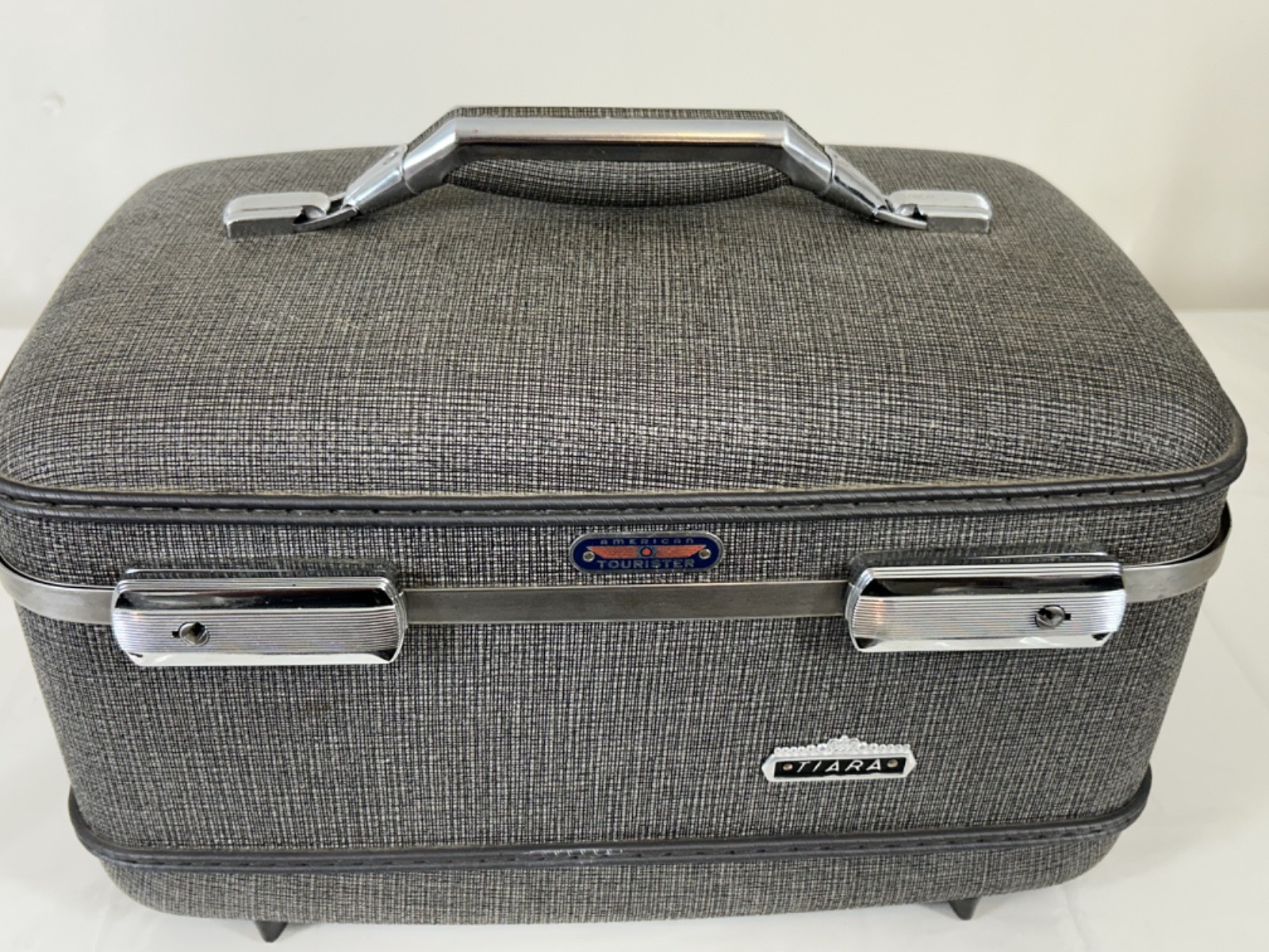 Vintage American Tourister Tiara GRAY Train Case Makeup w/ Mirror & Tray PROP