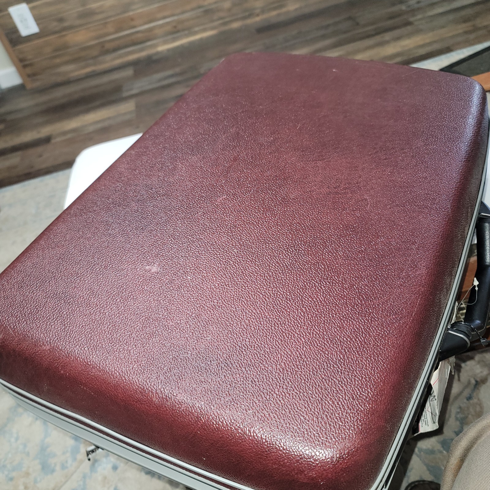 Vtg Samsonite Sentry II Traveller Burgundy Hard Shell Suitcase Keys 23 X 17 X 7
