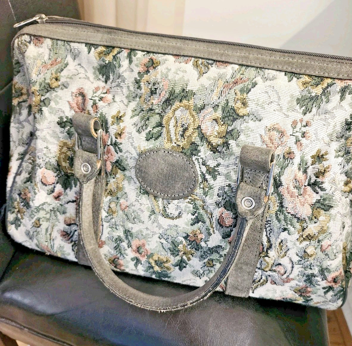 Pegasus Floral Tapestry Double Handled Suede Trim Handbag Carryon Tote Bag USA