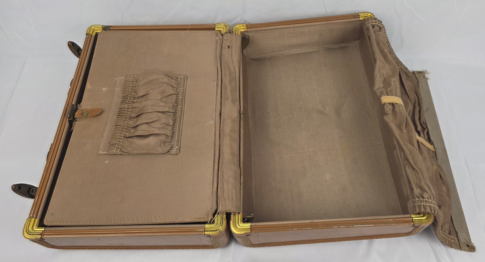 Vintage 1950s Samsonite Shwayder Bros. Brown Hard Shell Suitcase Travel Luggage