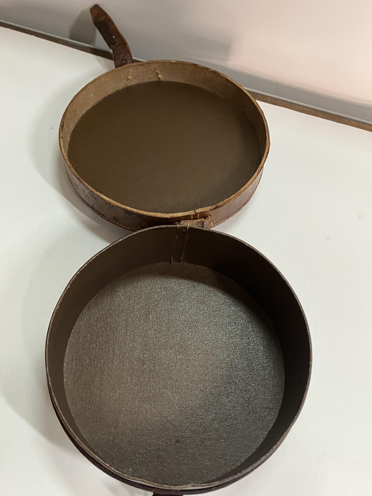 Vintage Brown Leather Round Hard Case Storage Box Buckle Strap Travel Decor