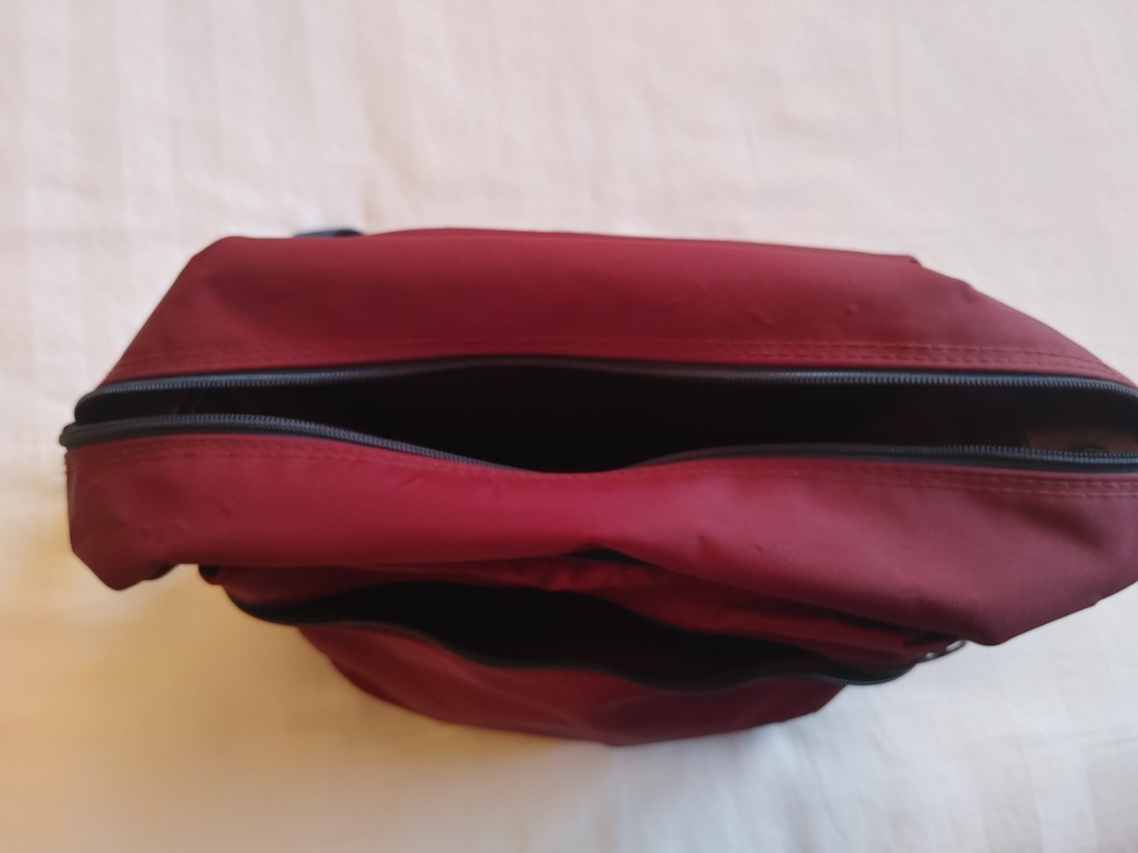 Samsonite Vintage Burgundy Overnight Shoulder Travel Flight Bag Zipper Pockets