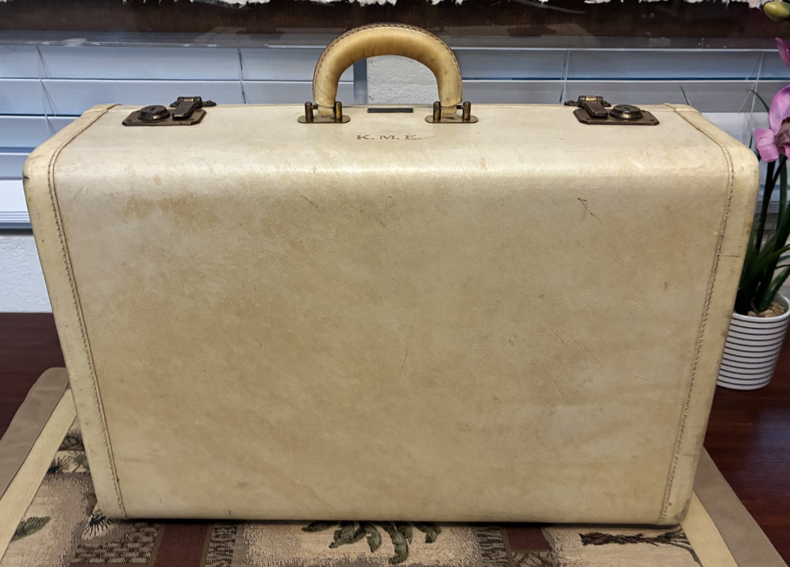 Vintage Lido Luggage Cream Suitcase London Harness Boston Yale Lock SL59