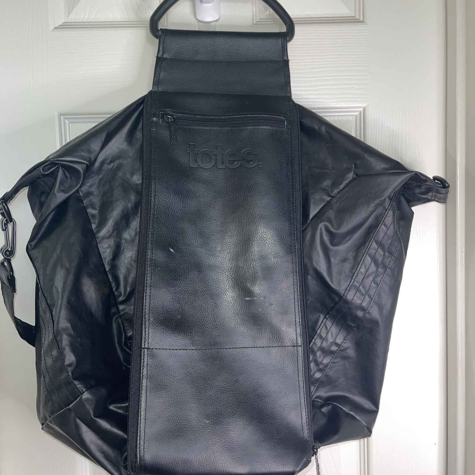 TOTES Vintage 1994 On The Move Messenger Bag Over Nighter Style. Expandable.