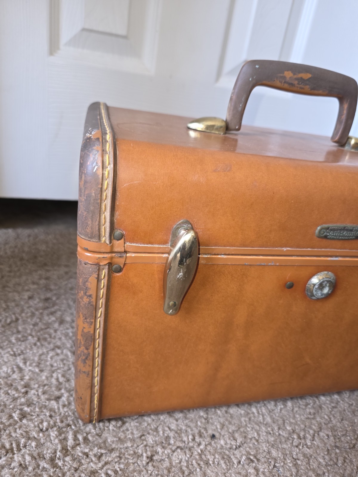 Vintage Samsonite Train Luggage W/Key Style 4612
