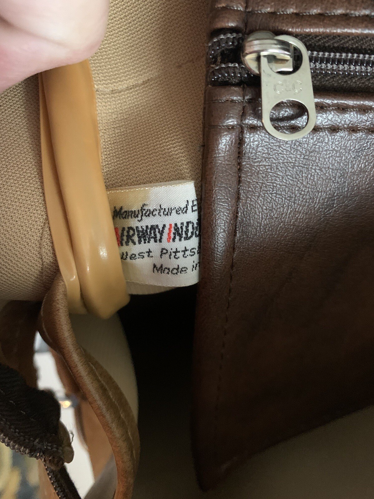 Vintage Airway Industries Brown Leather Shoulder Carry On Bag w/ Shoulder Strap