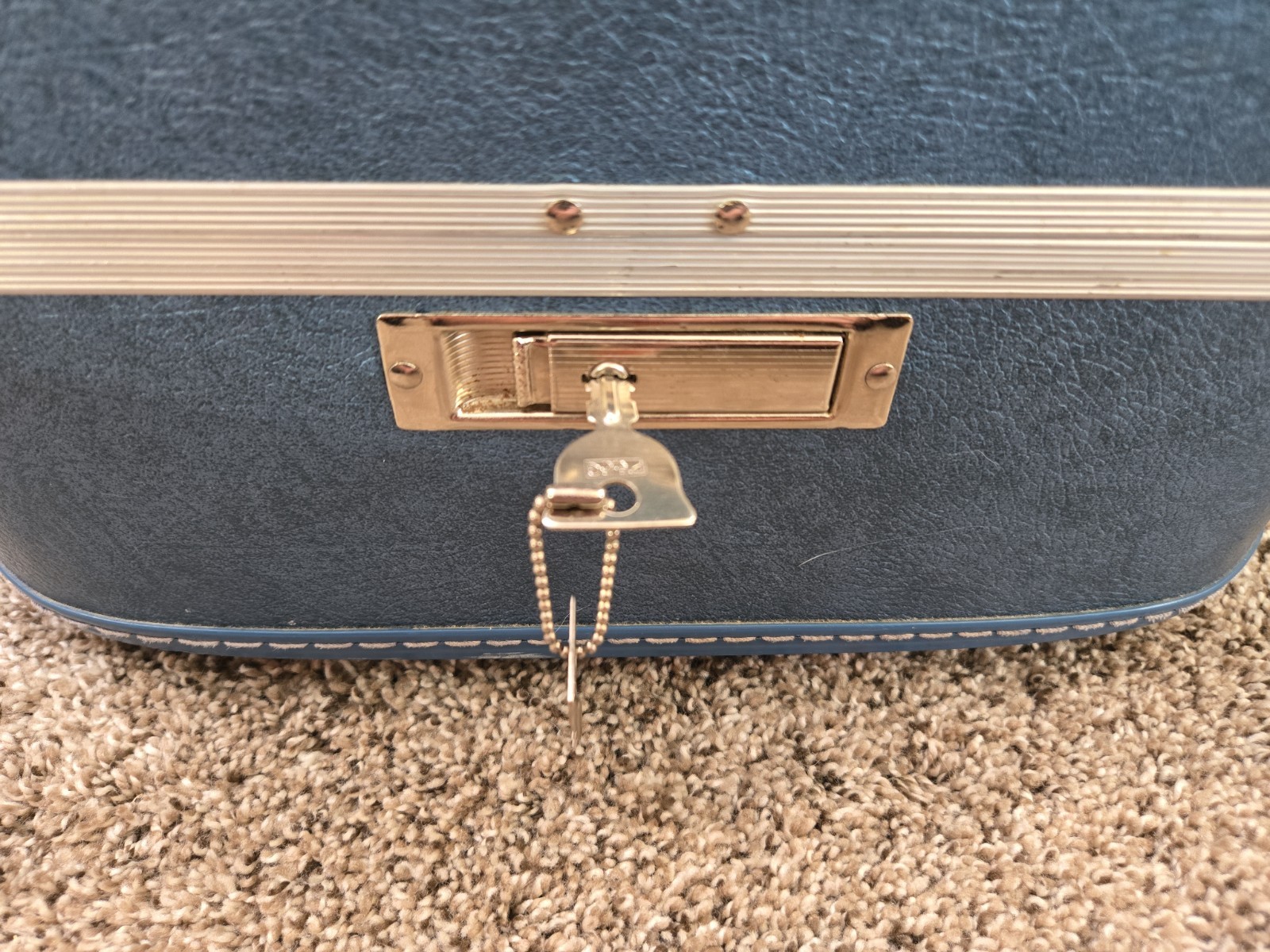 Vtg 70s JCPenny Metallic Blue Vinyl Makeup Vanity Travel Train Case W/Keys USA