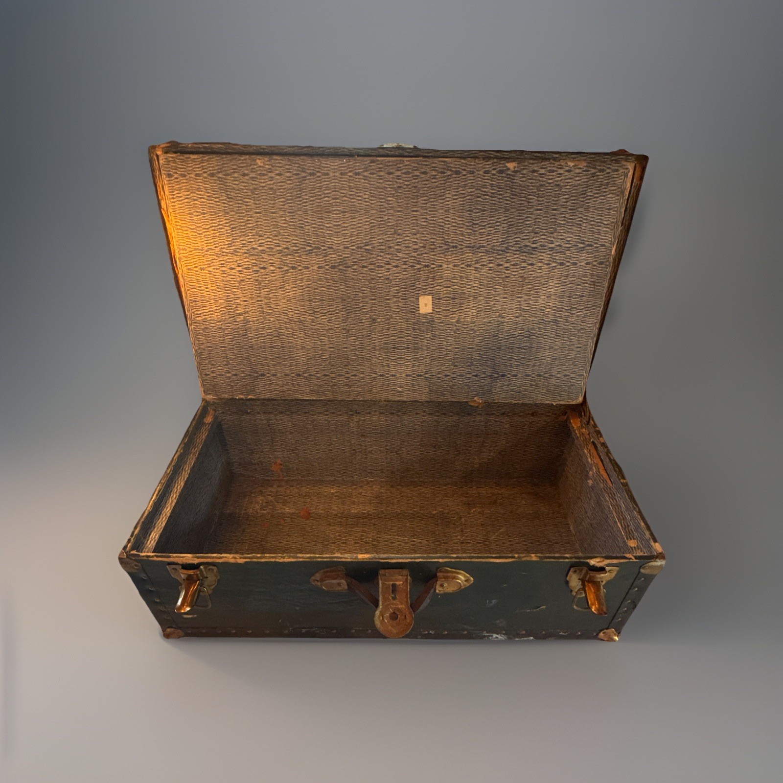 True Vintage 1900s Green Metal Steamer Trunk Lockable Heavy Duty Over 100L