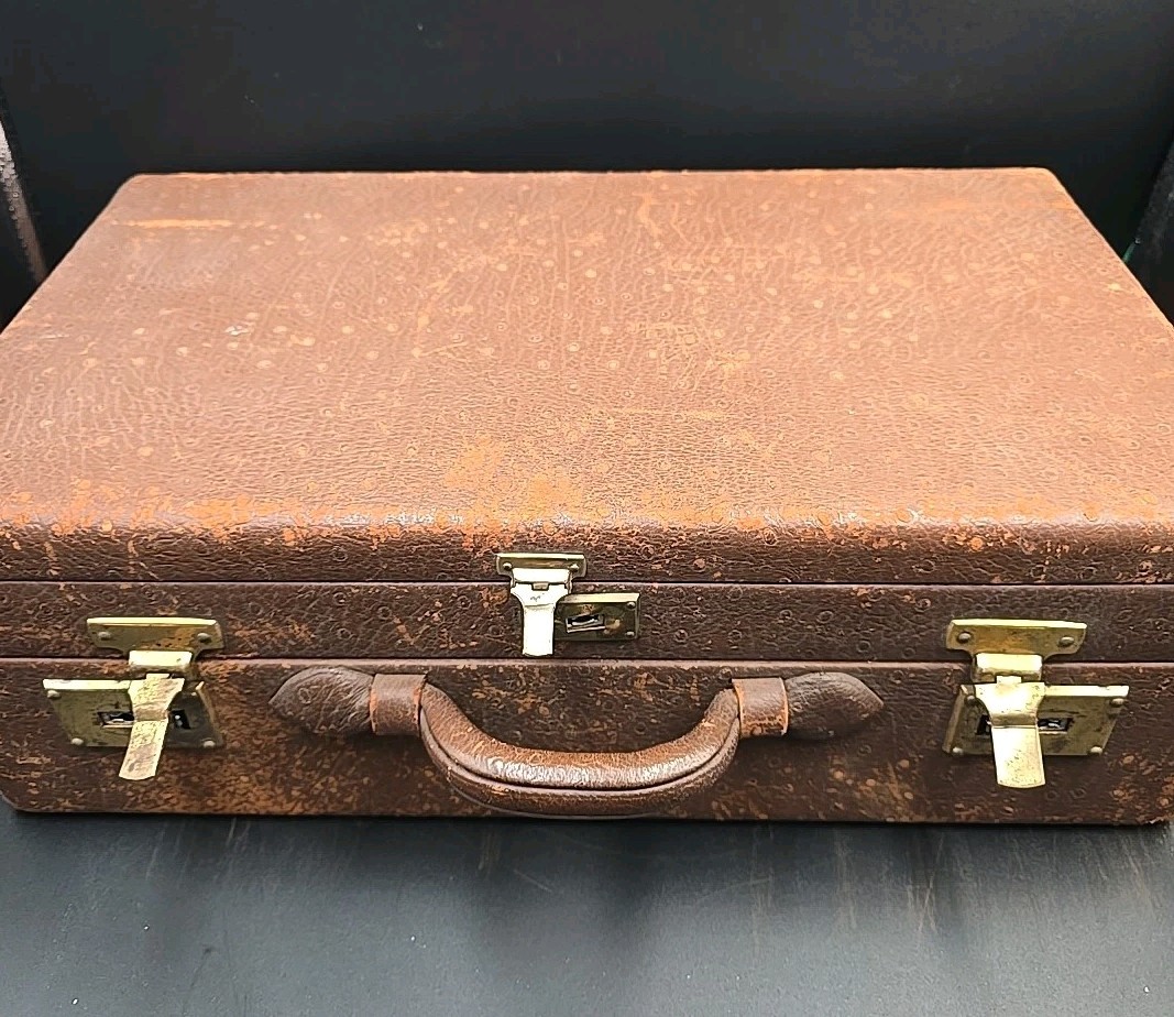 Antique 1930’s Overnight Train Vanity Luggage/Case 12pc Art Deco