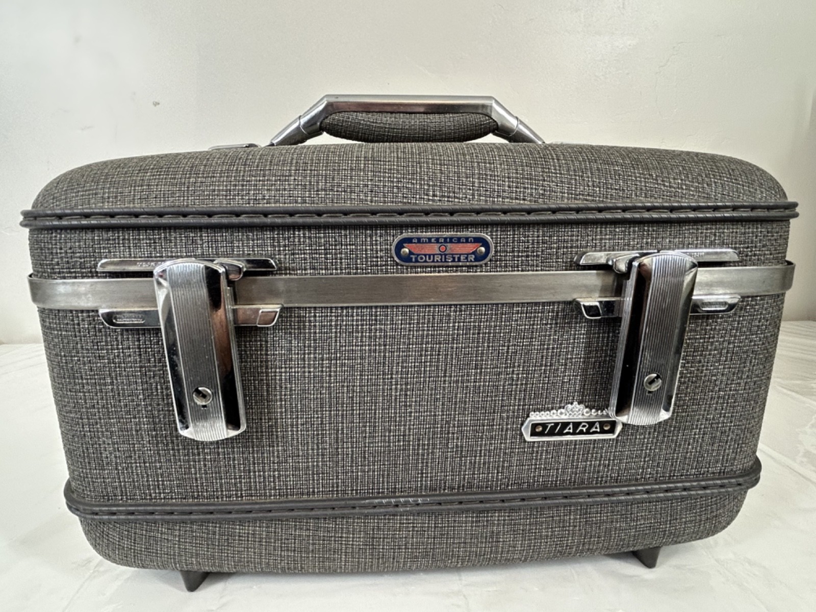 Vintage American Tourister Tiara GRAY Train Case Makeup w/ Mirror & Tray PROP