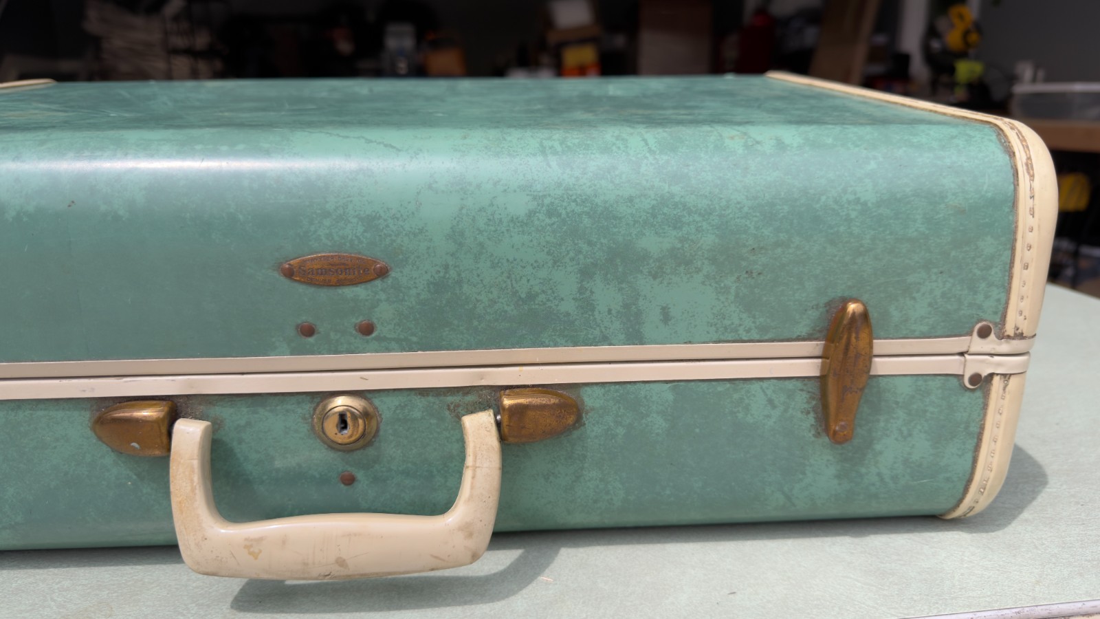 Vintage Samsonite 21″ Suitcase Bermuda Green Marbled with key by Shwayder Bros