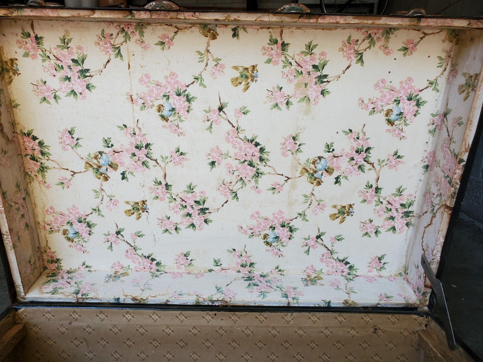 Antique Stage Coach Steamer Trunk Travel Chest Suitcase Pink Flowers & Birds