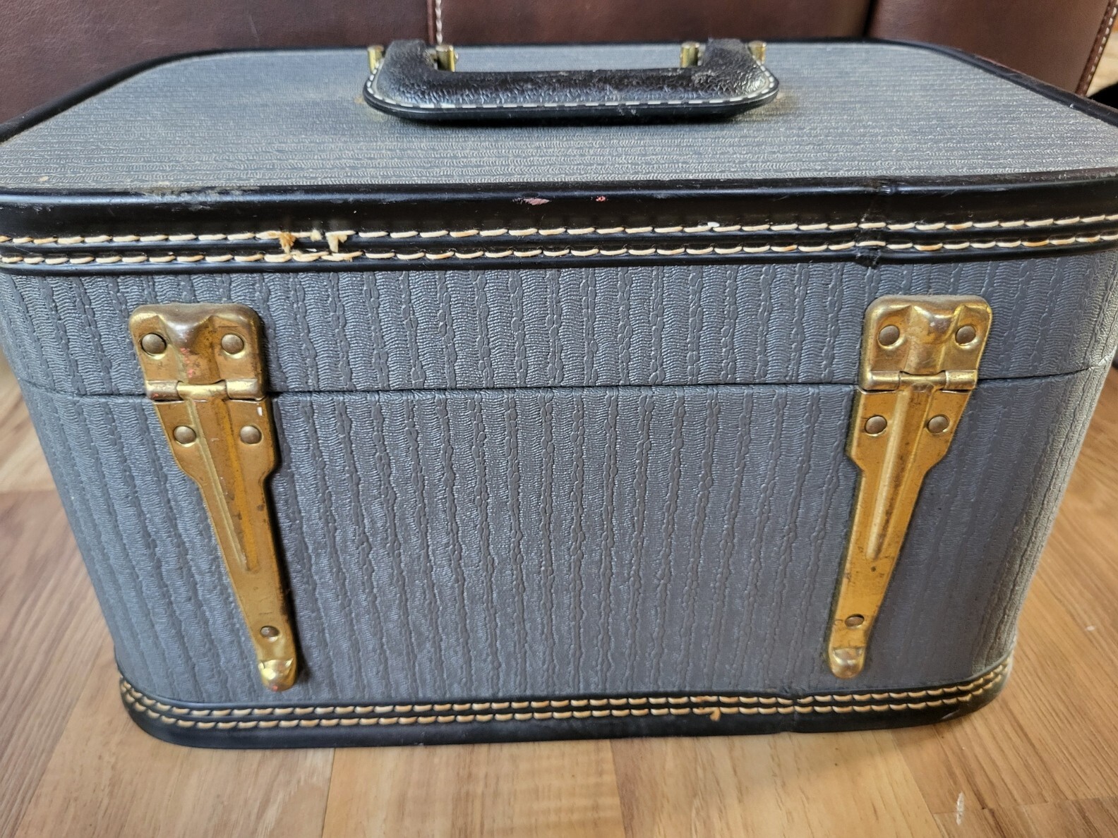 Vintage Sky Flite Makeup Hard Shell Case