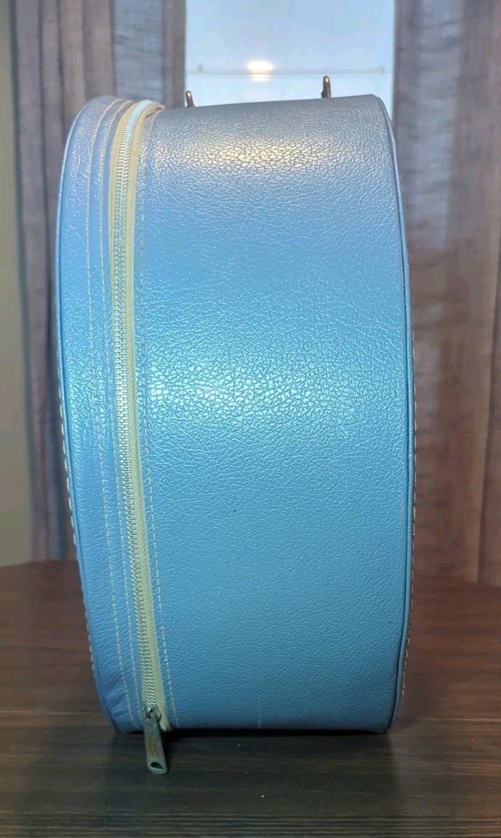 Vintage Travins Made In America Zippered Aqua Blue Travel Hat Bag / Luggage