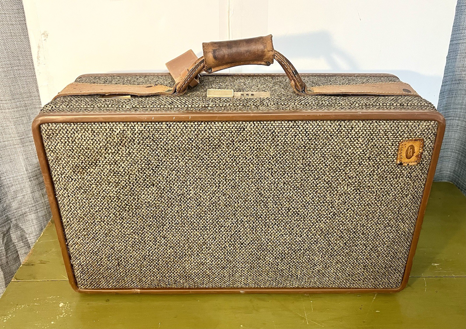 Vtg Medium Hartmann Luggage Tweed Leather Carry On Suitcase