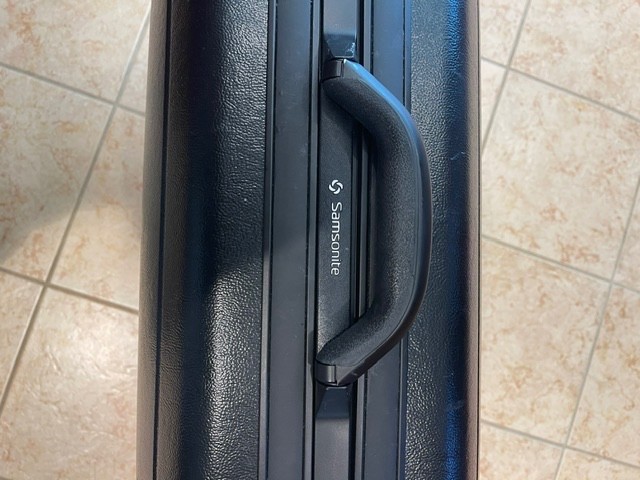 Vintage (1993) SAMSONITE “Silhouette 5” Rolling Luggage – Black