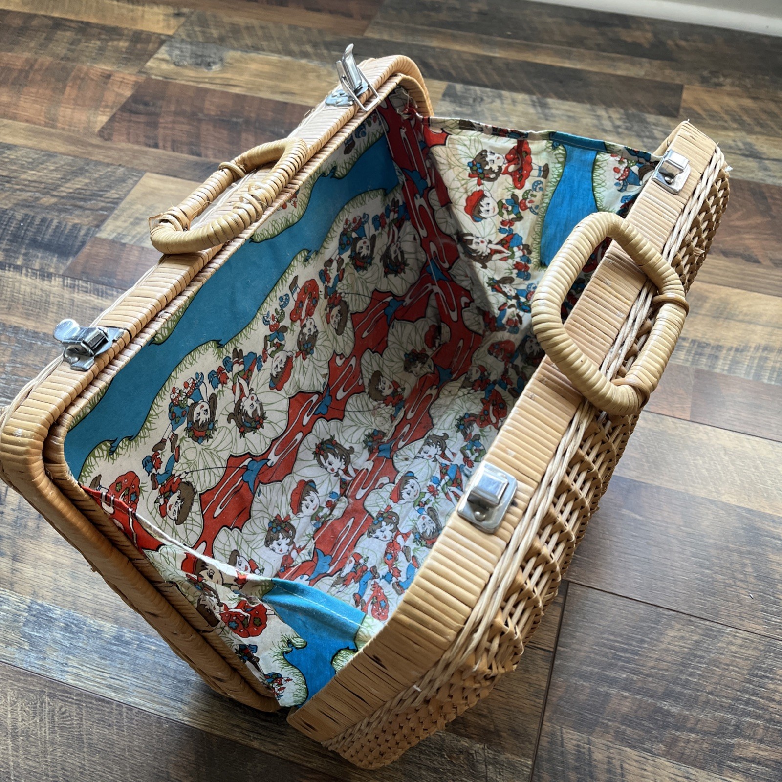 Vintage Wicker Woven Rectangular Suitcase Fabric Lined Basket Storage As Shown
